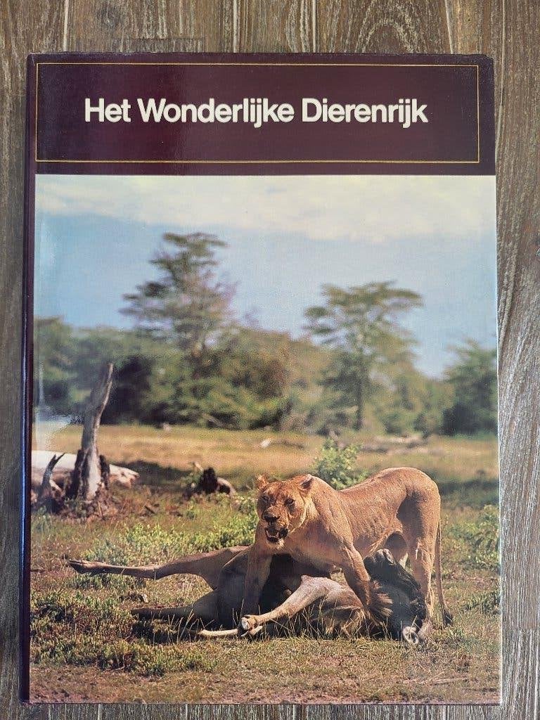 Het wonderlijke dierenrijk - J. en A. Nayman, Boeken, Ophalen of Verzenden, Zo goed als nieuw, J. Nayman, Natuur algemeen