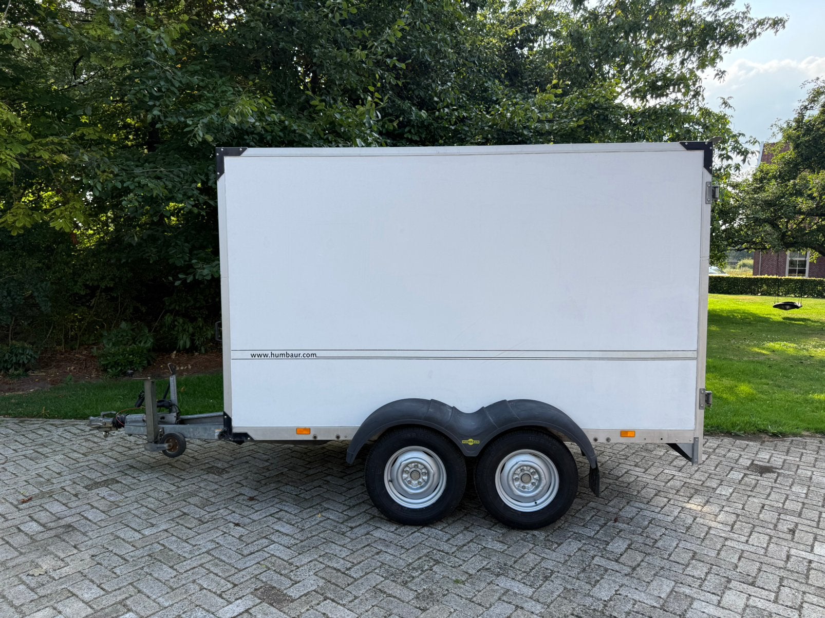 Zeer nette HUMBAUR gesloten aanhanger 2500kg ‼️, Ophalen, Zo goed als nieuw