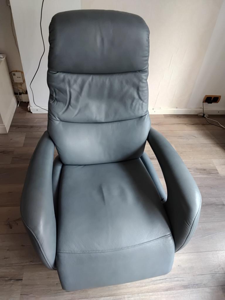 Hukla Relaxfauteuil - Grijs Leer, Elektrisch Verstelbaar, Huis en Inrichting, Fauteuils, Ophalen, Gebruikt, Modern, Comfort, 75 tot 100 cm