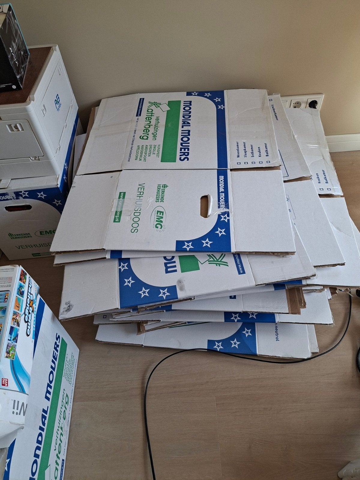 Ongeveer 40 verhuisdozen - Mondial Movers, 40 tot 60 cm, Opvouwbaar, 50 tot 75 cm, Ophalen of Verzenden