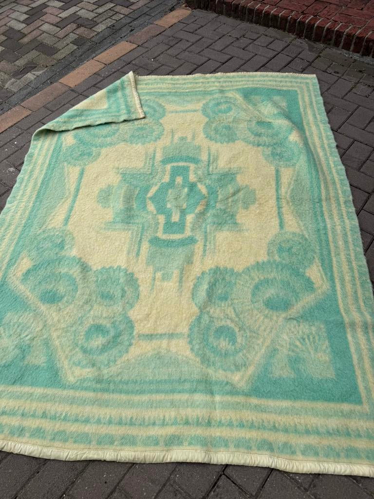 Heerlijk dikke wollen deken 210x160, Ophalen of Verzenden, Zo goed als nieuw