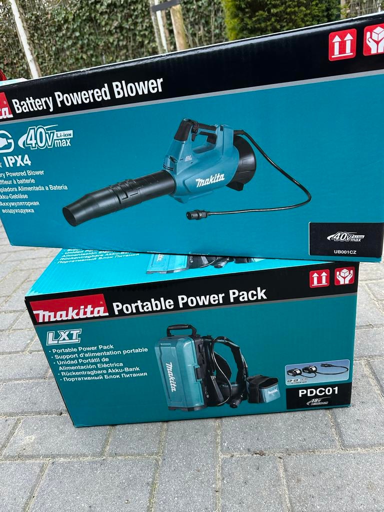 Makita PDC01 Accustation & UB001CZ Bladblazer Set (Nieuw), Ophalen, Nieuw, Accu, Ruggedragen
