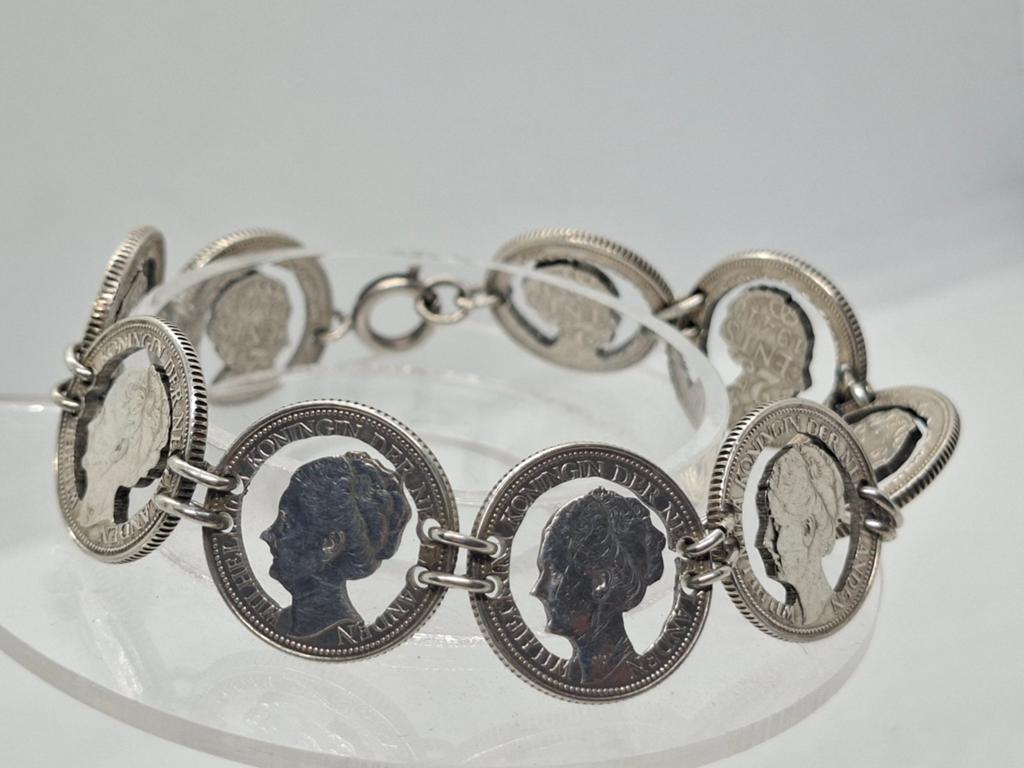 Zilveren armband met uitgezaagde Wilhelmina kwartjes, Ophalen of Verzenden, Zilver, Zilver