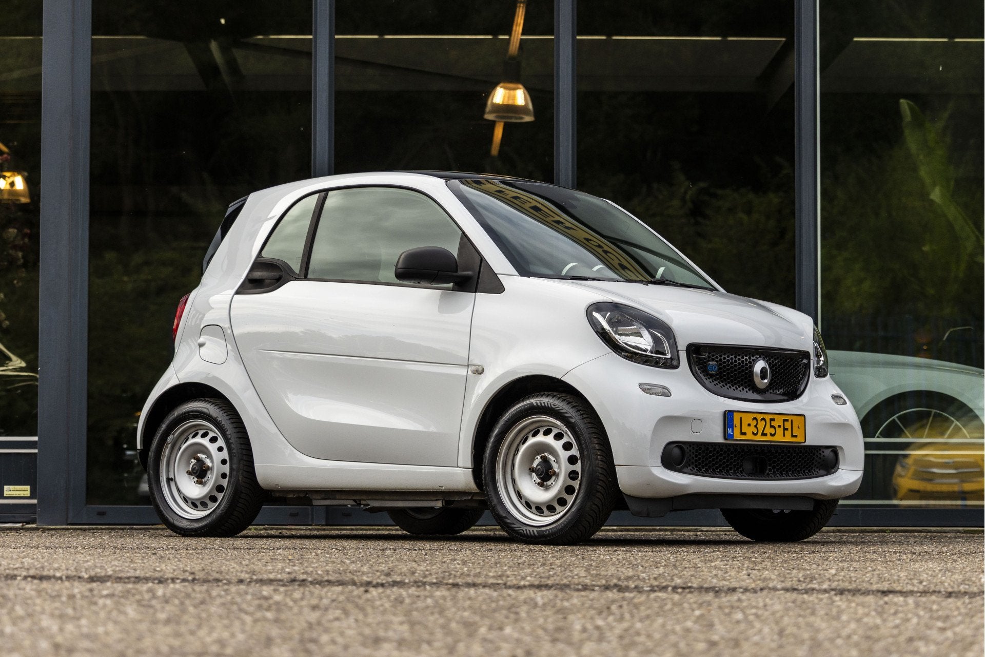 Smart Fortwo EQ Comfort 18 kWh (bj 2019, automaat), Auto's, Automaat, Achterwielaandrijving, 82 pk, Wit