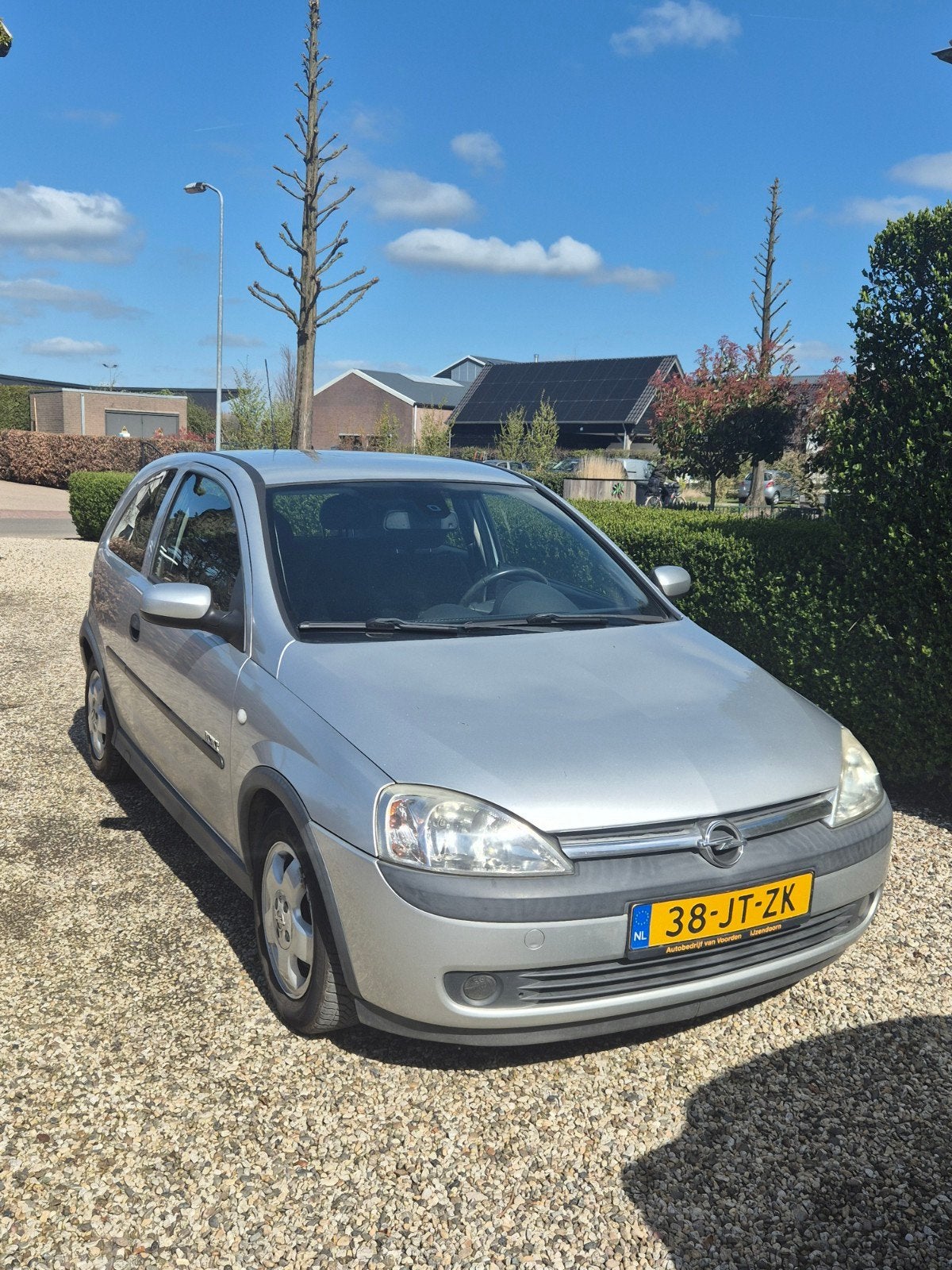 Opel Corsa 1.4 16V 3D 2002 Grijs, Auto's, Voorwielaandrijving, 40 €/maand, 4 cilinders, 1389 cc