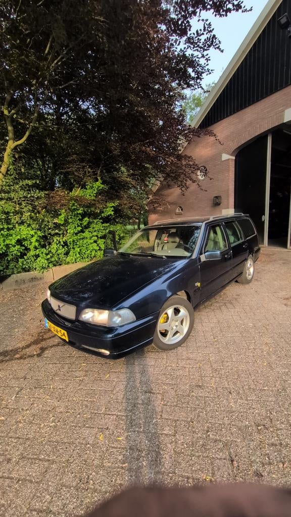 Volvo V70 2.5 T AUT 1998 Blauw Nieuwe APK!, Auto's, Blauw, Stationwagon, 2435 cc, Particulier