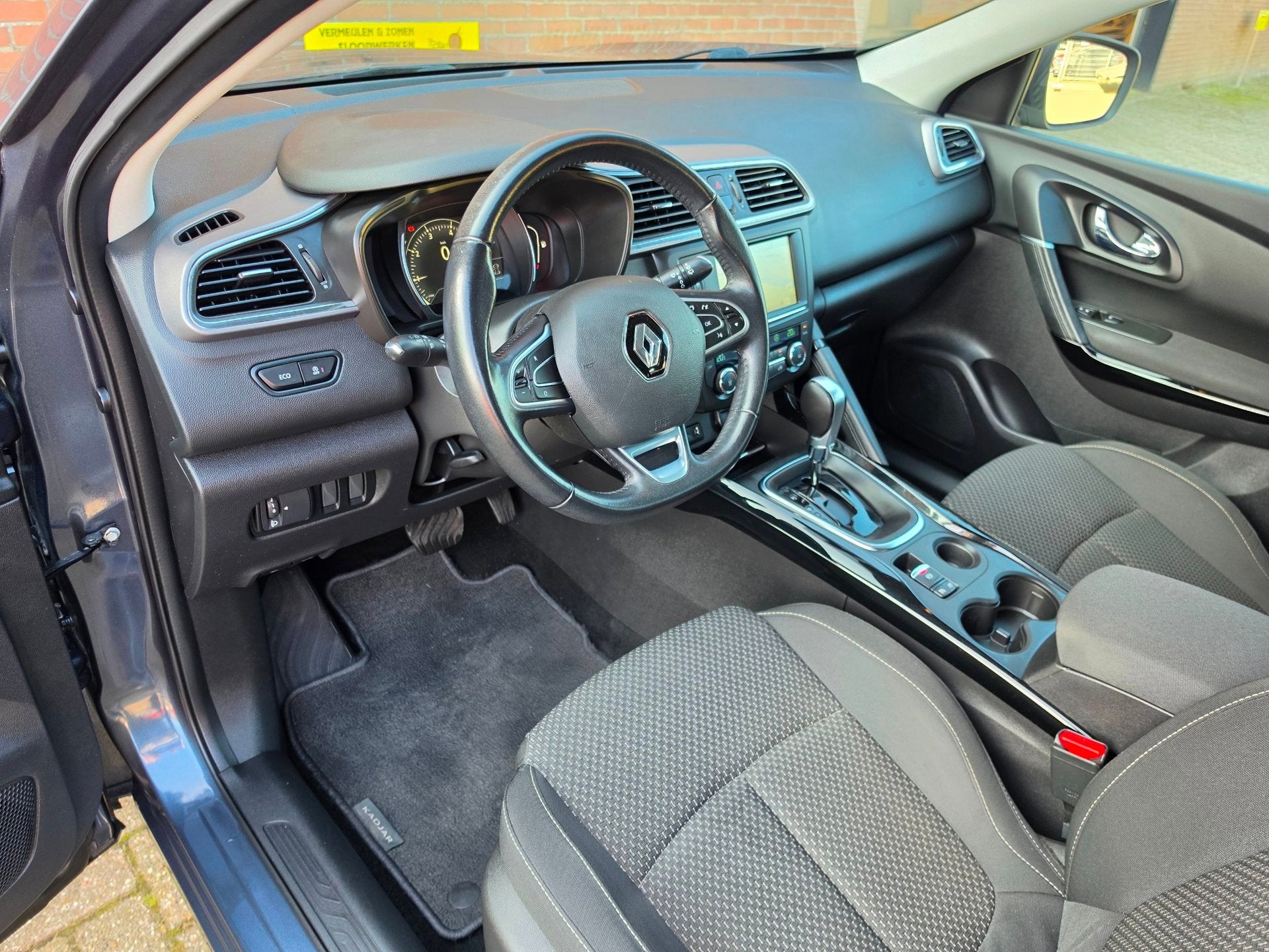 Renault Kadjar 1.2 TCe Limited Automaat Navi, Trekhaak, NAP, Auto's, Kadjar, Stof, Gebruikt, 4 cilinders
