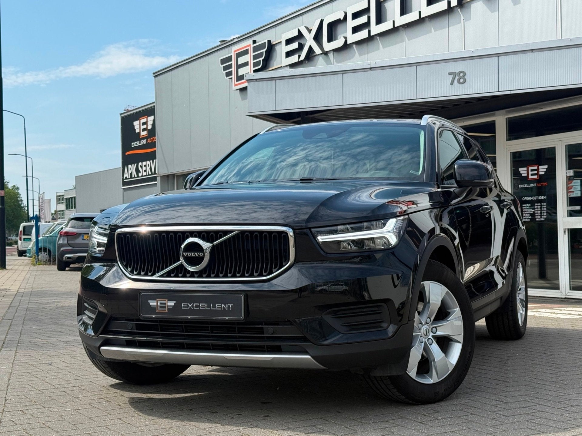 Volvo XC40 1.5 T2 Momentum Business|Camera|Keyless, Automaat, Stof, Gebruikt, Zwart