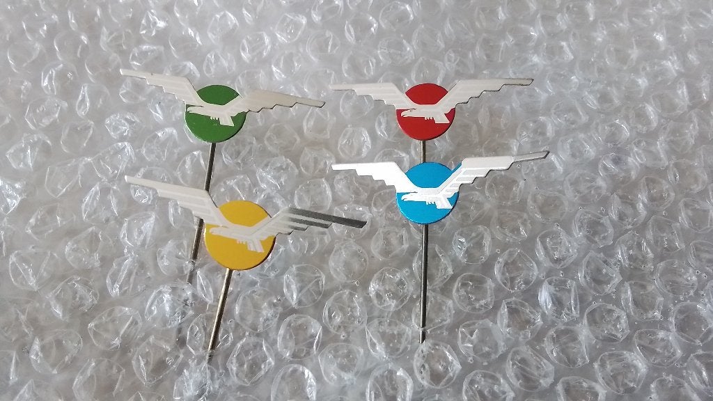 4 verschillende kleuren speldjes bruynzeel keukens, Ophalen of Verzenden, Zo goed als nieuw, Overige onderwerpen