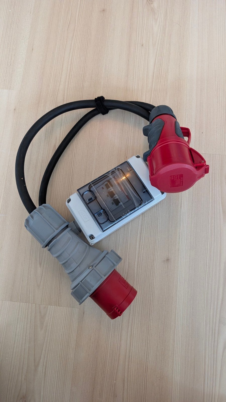 Verloopkabel 63A naar 32A met 32A zekering 3-fase, Ophalen of Verzenden, Nieuw, ABB, Overige typen