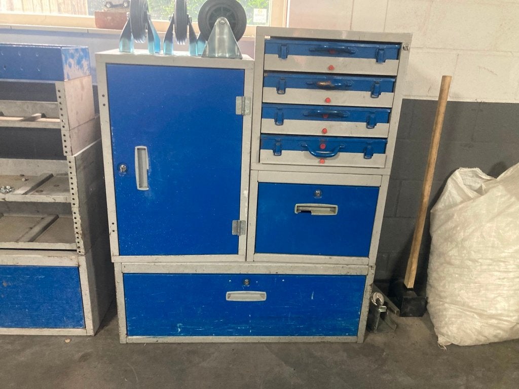 4 stuks bedrijfswageninrichting zie foto, Ophalen, Gebruikt