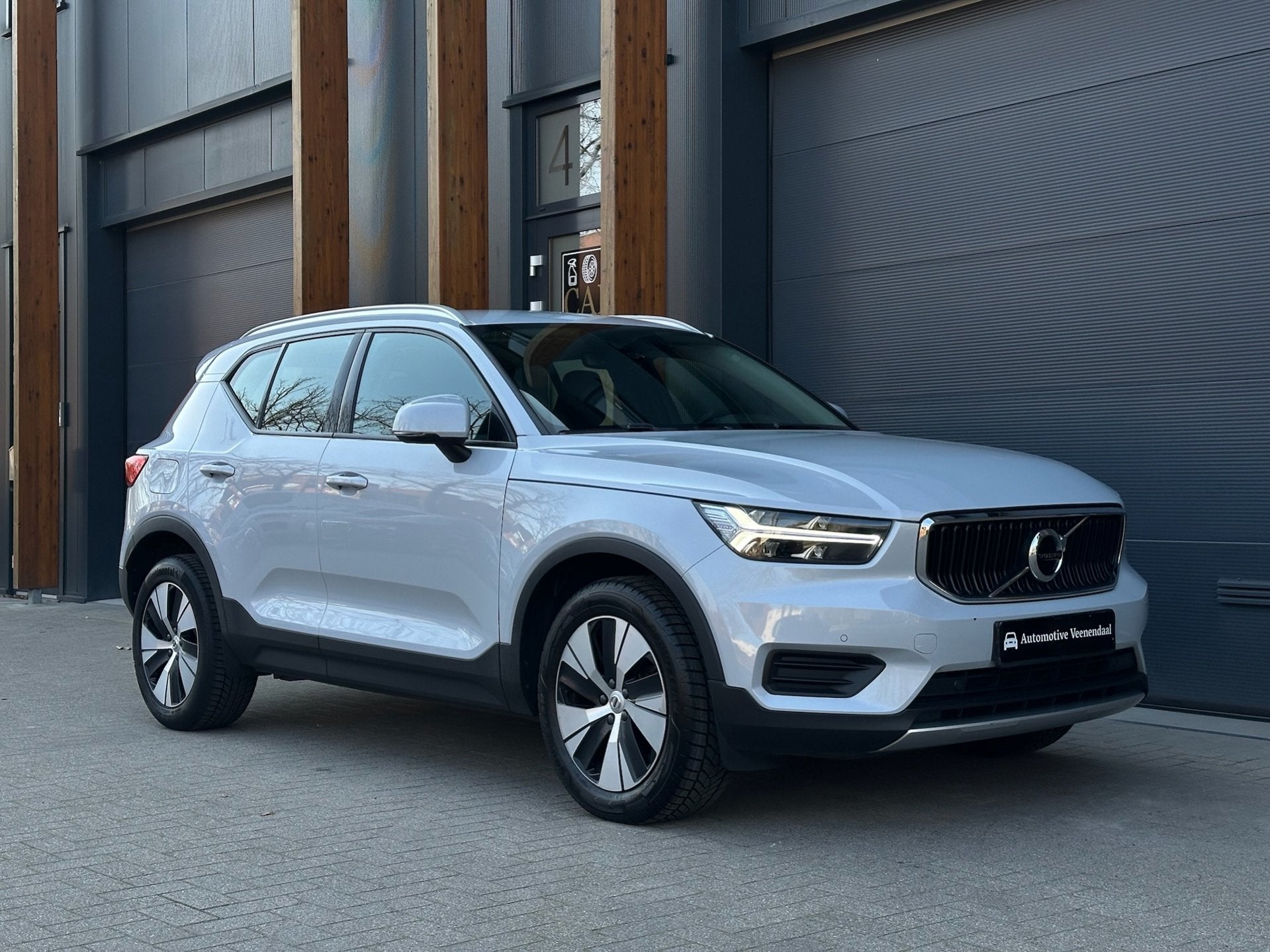 Volvo XC40 1.5 T2 Momentum Core Camera, Cruise Adaptive, Stu, Voorwielaandrijving, Gebruikt, Euro 6, 129 pk