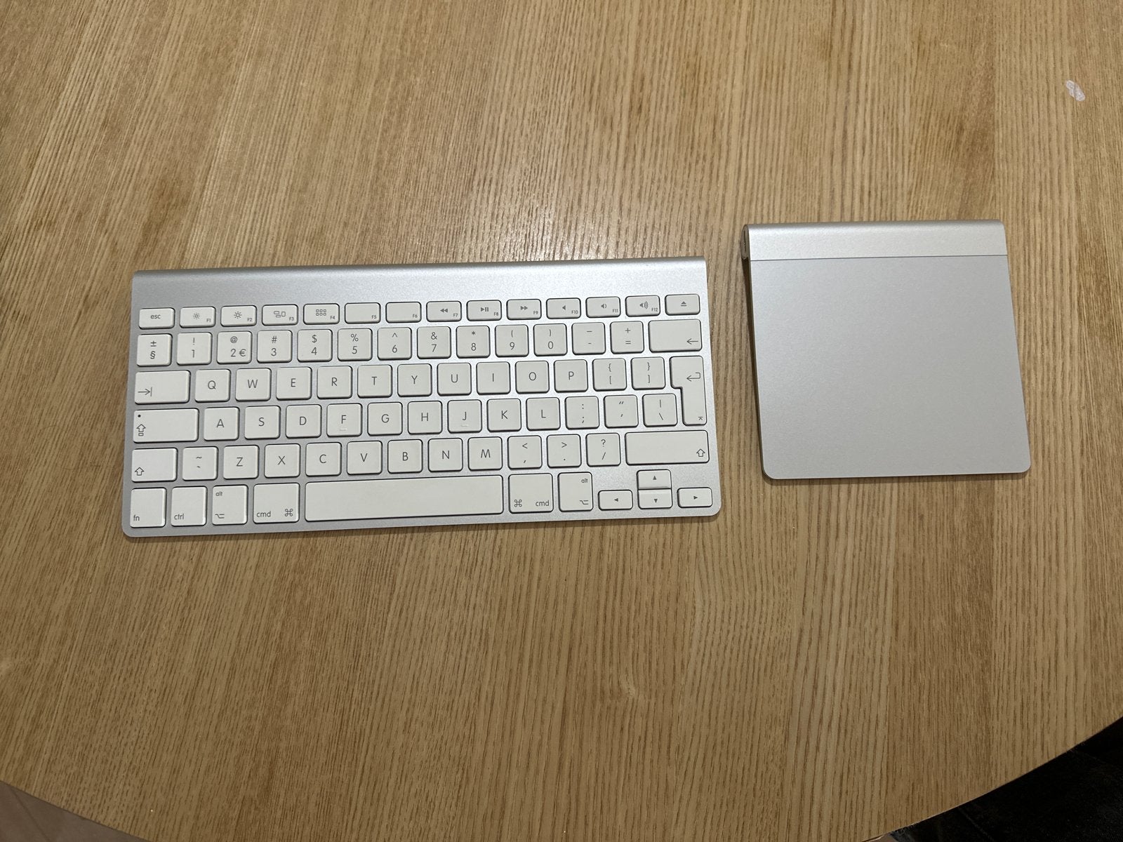 Apple Magic Keyboard en Magic Trackpad - Zo goed als nieuw, Toetsenbord en muis-set, Ophalen of Verzenden, Zo goed als nieuw, Draadloos