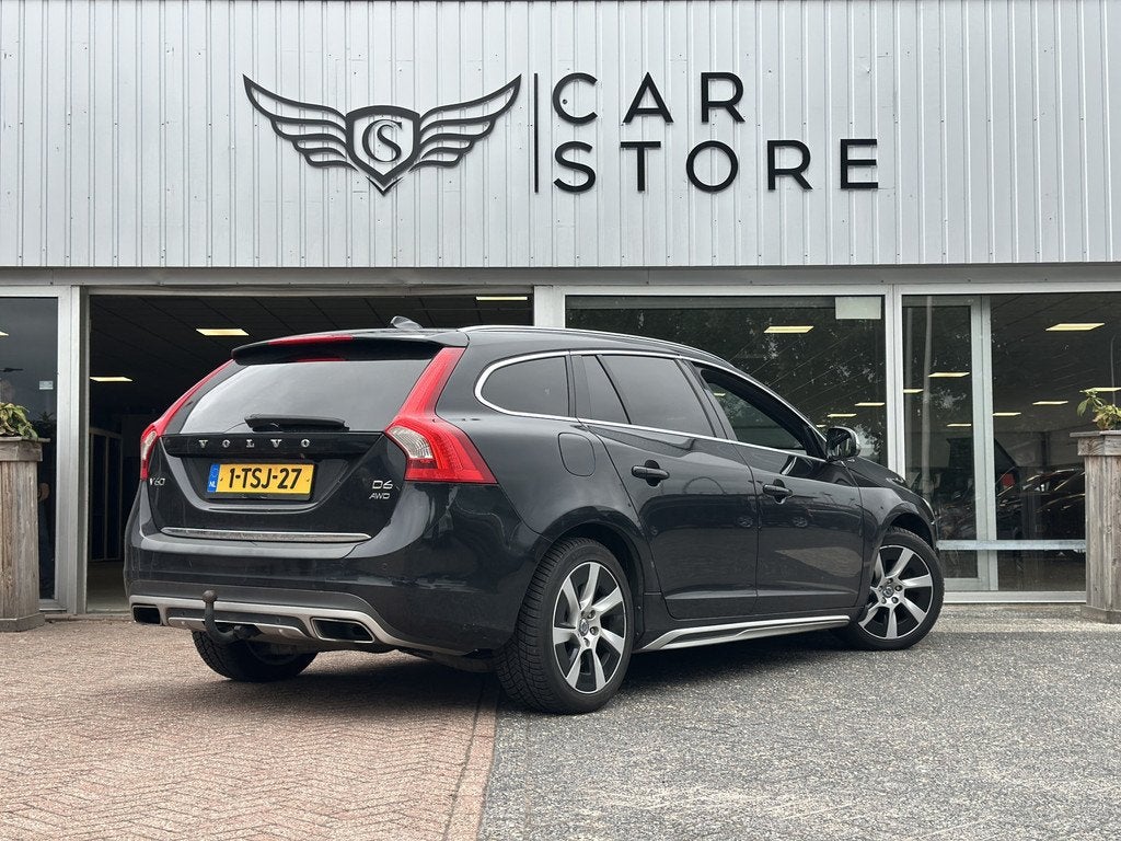Volvo V60 2.4 D6 AWD Plug-In Hybrid Summum |PANO|CAMERA|LEDE, Auto's, Automaat, Zwart, Vierwielaandrijving, 212 €/maand