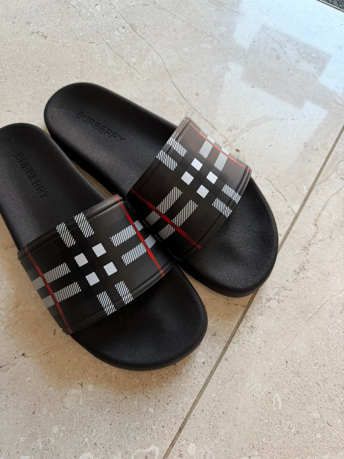 BURBERRY slippers maat 42 NIEUW, Ophalen of Verzenden, Overige maten, Zwart