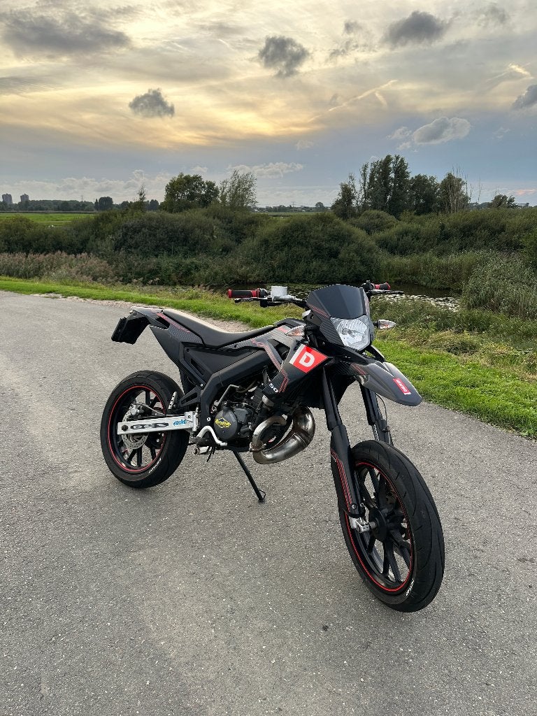 Derbi Senda Limited edition, Ophalen, 6 versnellingen, Maximaal 45 km/u, Zo goed als nieuw