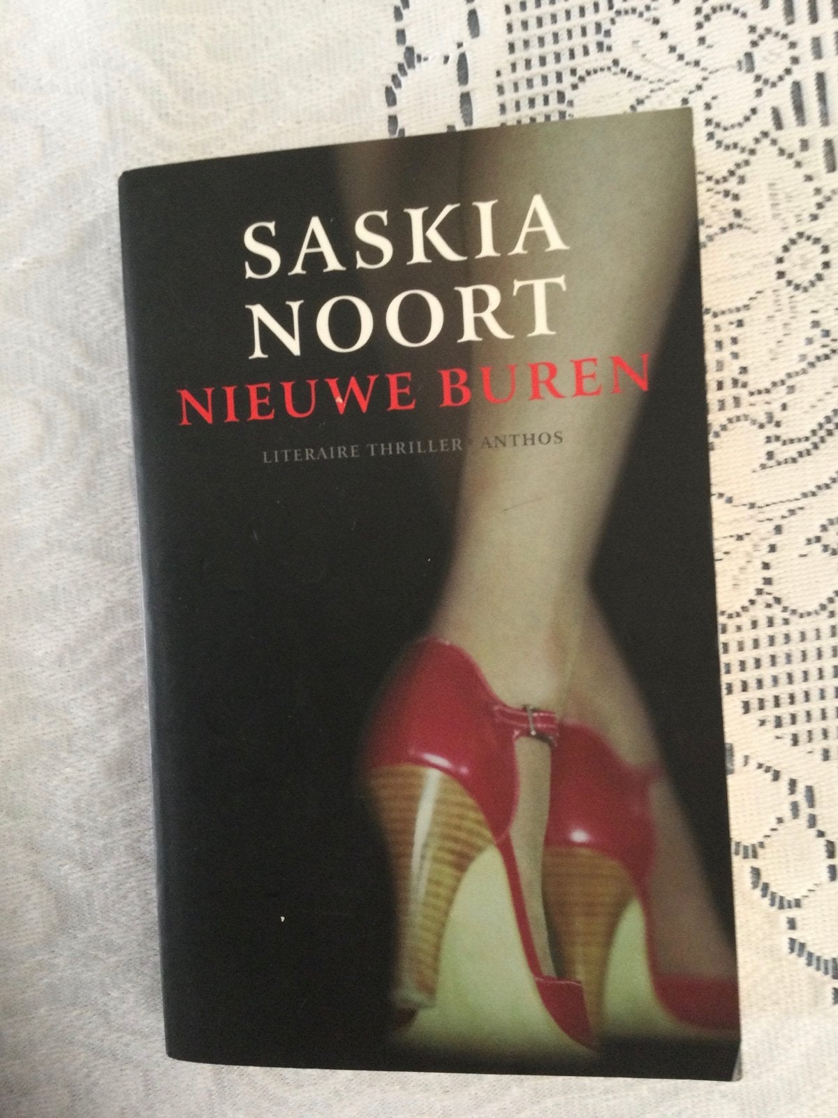 Saskia Noort nieuwe buren, Ophalen of Verzenden, Zo goed als nieuw, Saskia Noort