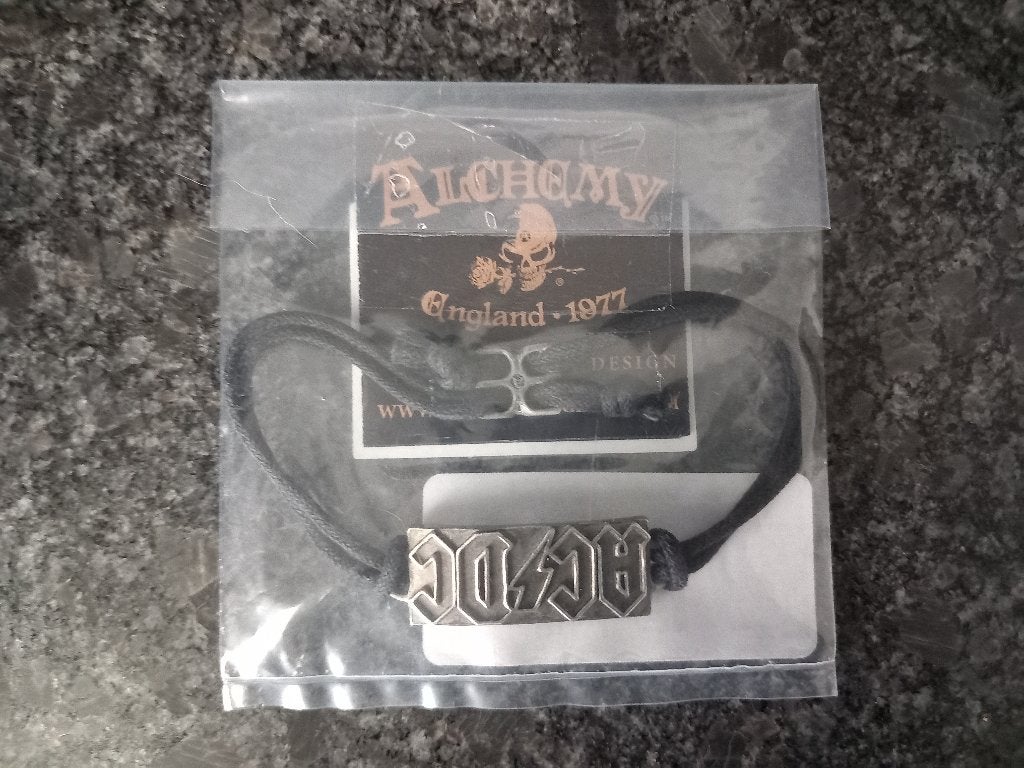AC/DC Merchandise armband zwart verstelbaar splinternieuw!!!, Ophalen of Verzenden, Nieuw, Gebruiksvoorwerp