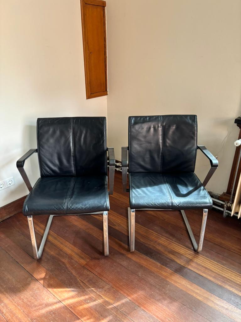Set van 2 Artifort lederen stoelen, Ophalen, Gebruikt, Twee, Zwart