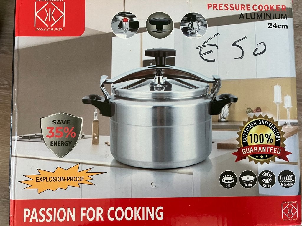 Aluminium snelkookpan 1x gebruikt 24cm voor alle kookplaten, Ophalen of Verzenden, Zo goed als nieuw, Rvs, Keramische plaat