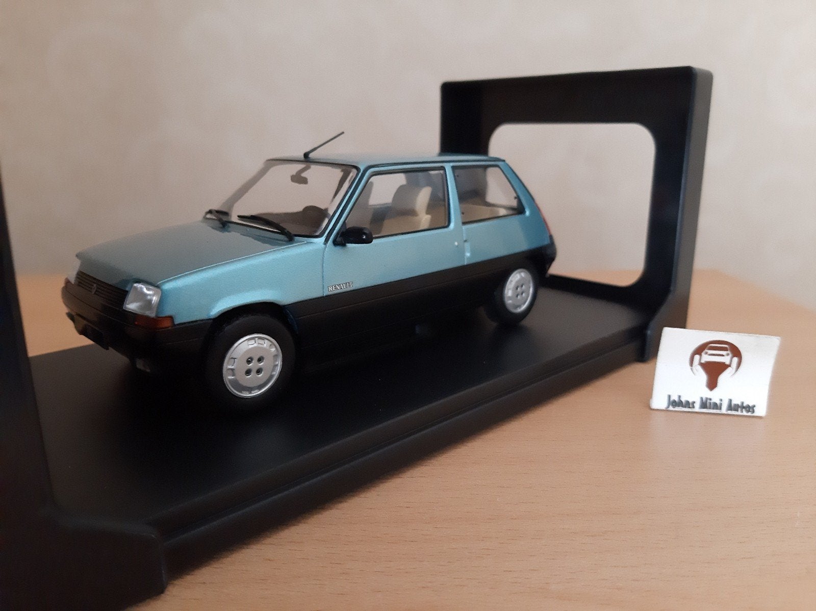 Renault 5 GTL 1985 Lichtblauw-Metallic van Whitebox 1:24, Hobby en Vrije tijd, Modelauto's | 1:24, Overige merken, Auto, Nieuw