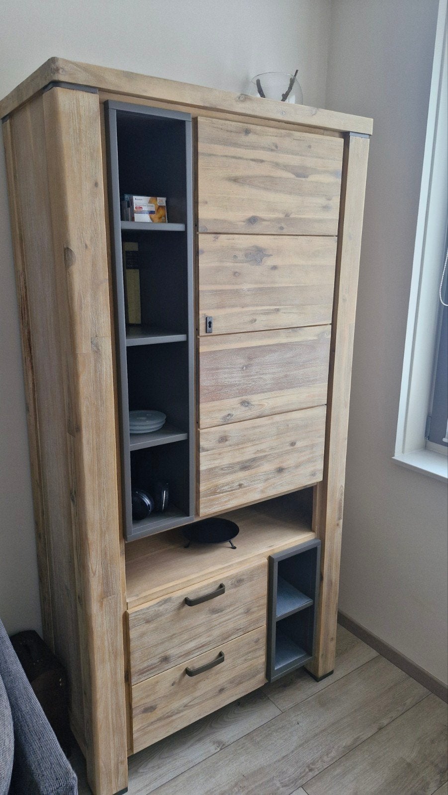 Bergkast met veel ruimte., Huis en Inrichting, Kasten | Wandmeubels, Ophalen, Zo goed als nieuw, Minder dan 150 cm, Minder dan 100 cm