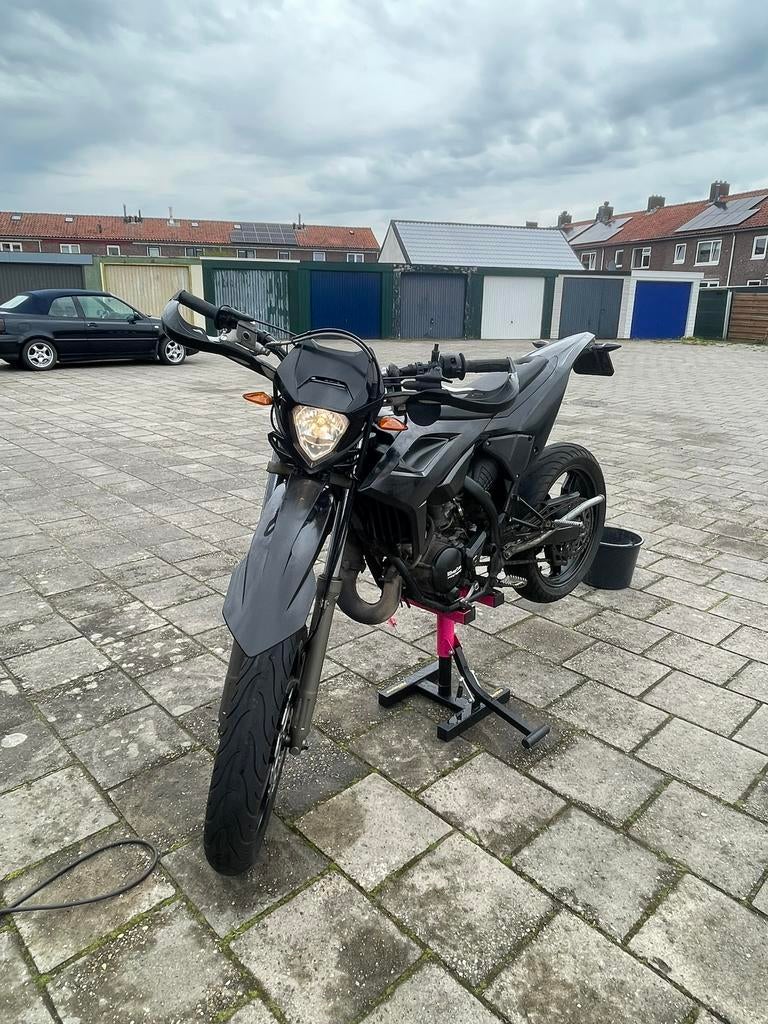 Beta motard 50cc, Fietsen en Brommers, Ophalen of Verzenden, Zo goed als nieuw, Beta