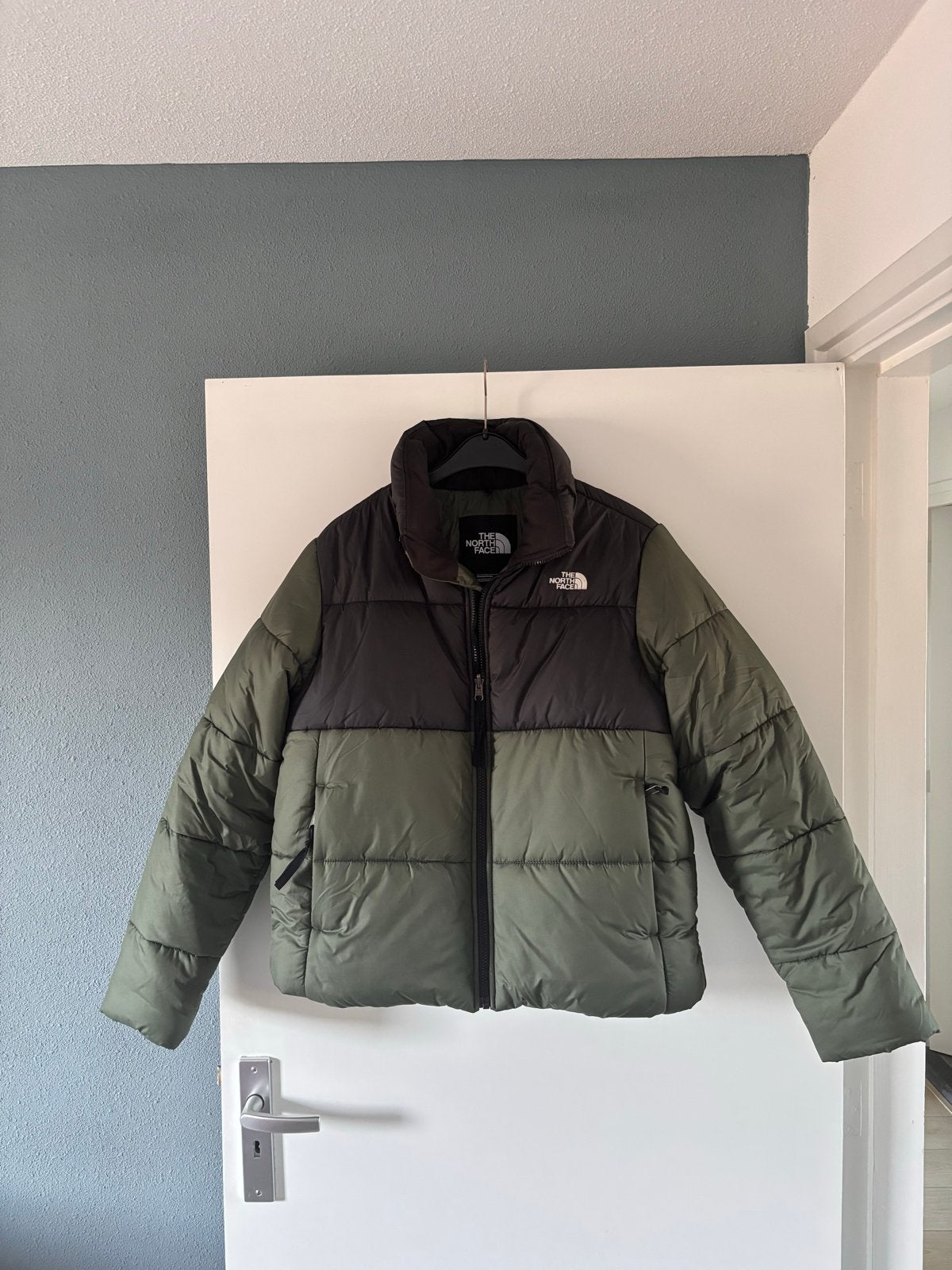 The North Face Puffer Jas - Zwart/Groen, Kleding | Dames, Ophalen of Verzenden, Zo goed als nieuw, Maat 42/44 (L), Zwart