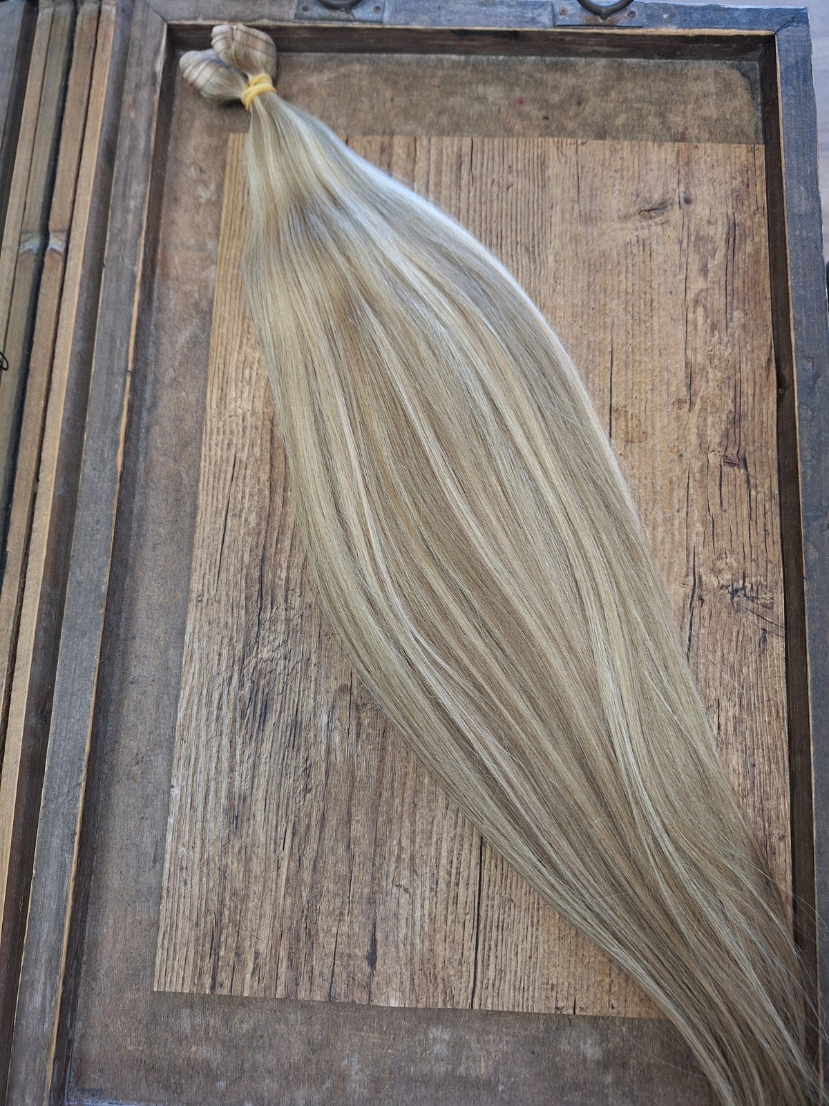 Flatweft 100g Zeer Asblond/Lichtblond Gemixt 60cm Remy Hair, Ophalen of Verzenden, Nieuw, Pruik of Haarverlenging