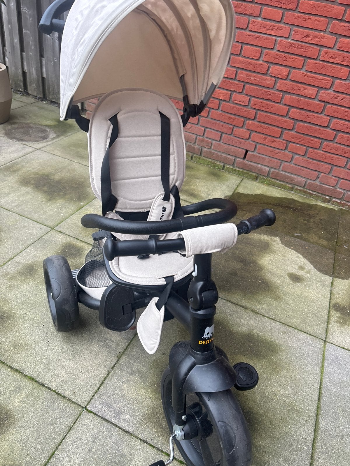 Kinderdriewieler met duwstang en zonnekap, Ophalen, Zo goed als nieuw, Velgrem, Minder dan 16 inch