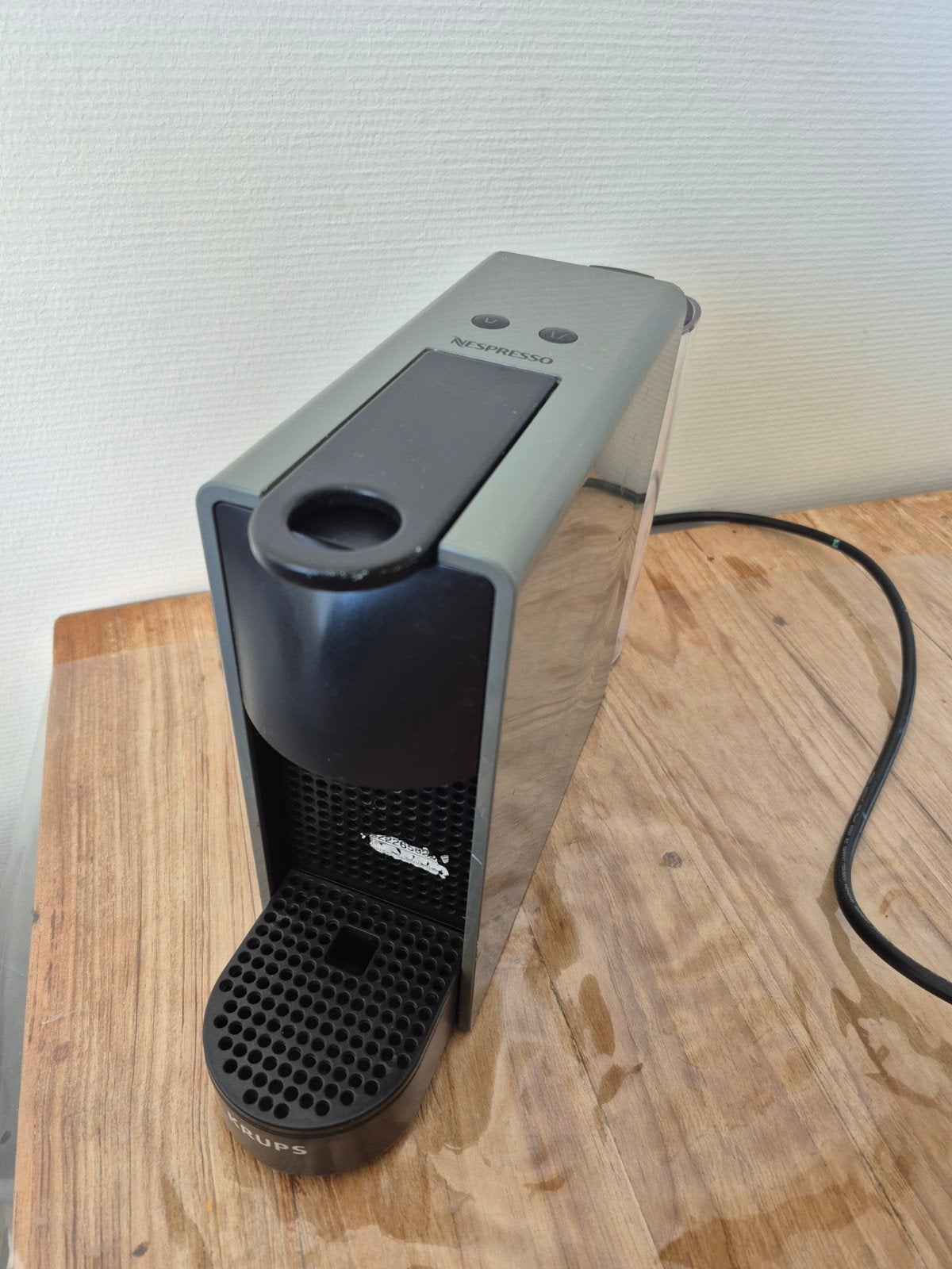 Nespresso Krups Essenza Mini grijs, Witgoed en Apparatuur, Espresso apparaat, Ophalen of Verzenden, Zo goed als nieuw, 2 tot 4 kopjes