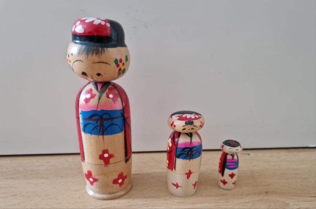 Kokeshi Japanse vintage retro poppen hout bobblehead 3 stuks, Verzamelen, Ophalen of Verzenden, Zo goed als nieuw
