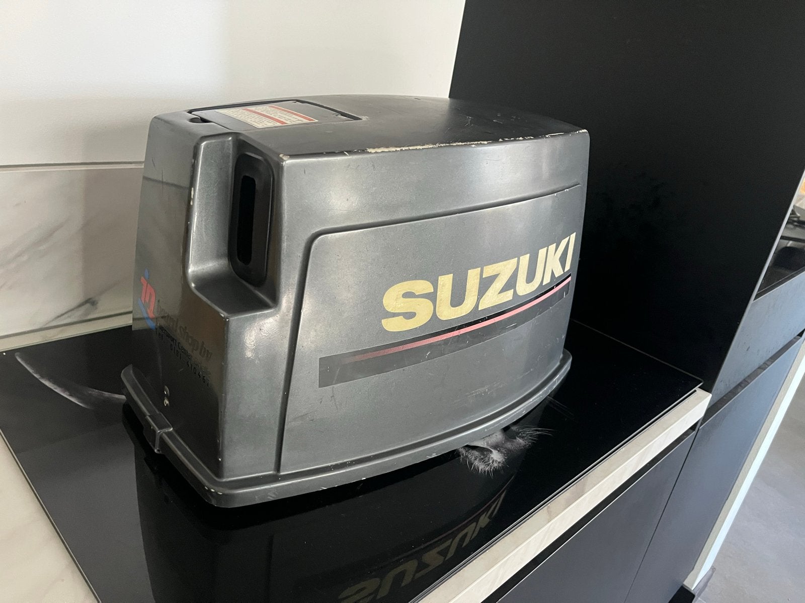 Suzuki 25 pk buitenboordmotorkap - Goede staat, Watersport en Boten, Motorboot, Motor en Techniek, Suzuki, Gebruikt