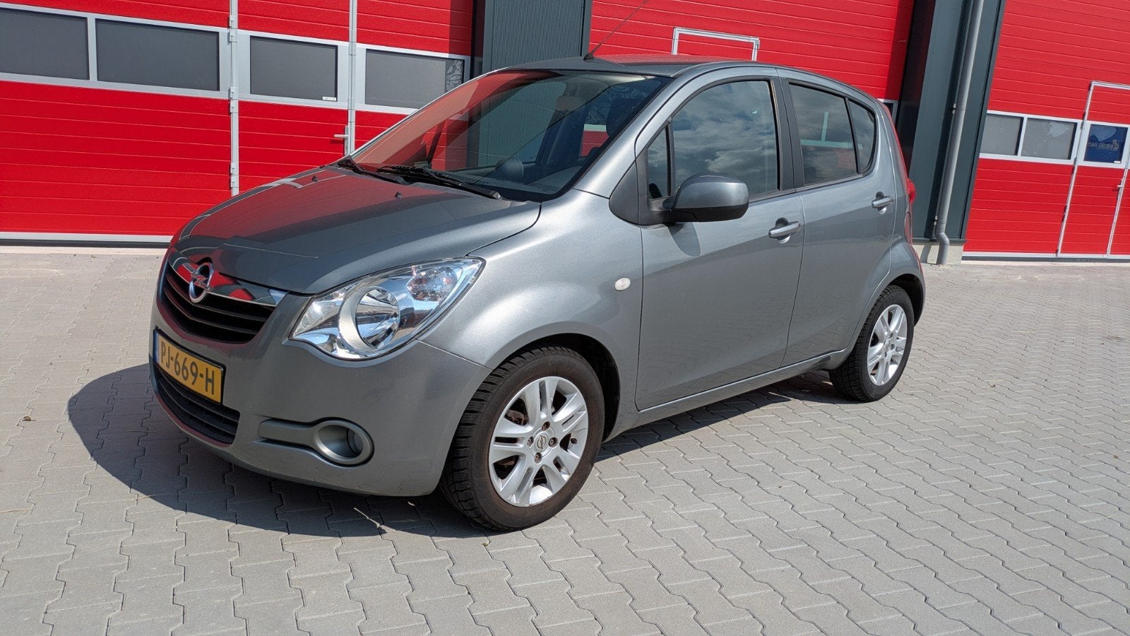Opel Agila 1.2 16V AUT 2012 Grijs 16500km!!!, Euro 5, Stof, 40 €/maand, 4 cilinders