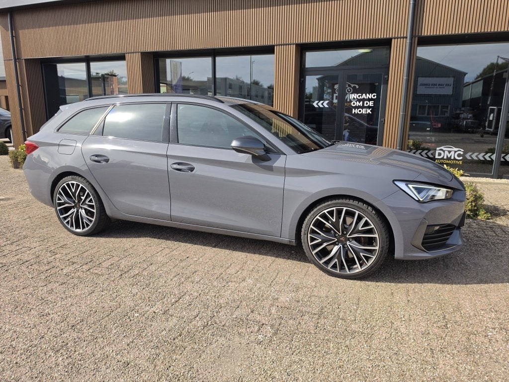 Cupra Leon Sportstourer VZ e-Hybrid 245PK SOH 91.47% | Led |, Gebruikt, 4 cilinders, Leon, Leder en Stof