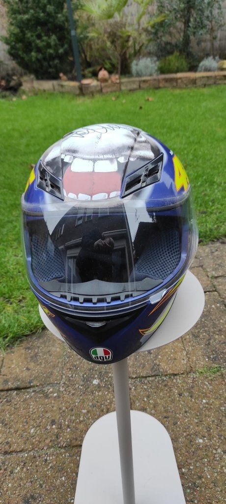 Helm Valentino Rossi AGV K-3 gesigneerd met foto bewijs, Motoren, M, Ophalen of Verzenden, Tweedehands, Integraalhelm