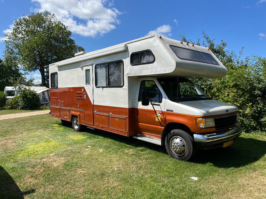Amerikaanse Ford Alkoof Camper, Automaat, Chemisch toilet, Alkoof, Ringverwarming