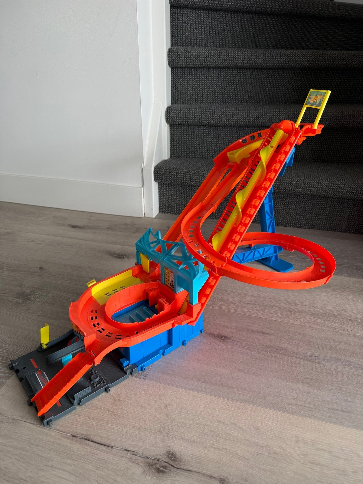 Hot Wheels Racebaan met Looping - Zo goed als nieuw, Ophalen, Racebaan, Zo goed als nieuw, Hot Wheels