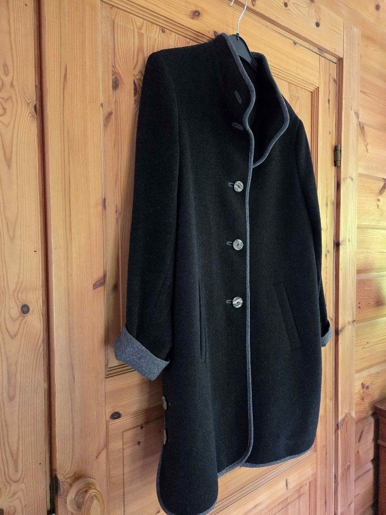 Loden damesjas zwart, mt. 44, Ophalen of Verzenden, Gedragen, Maat 42/44 (L), Zwart