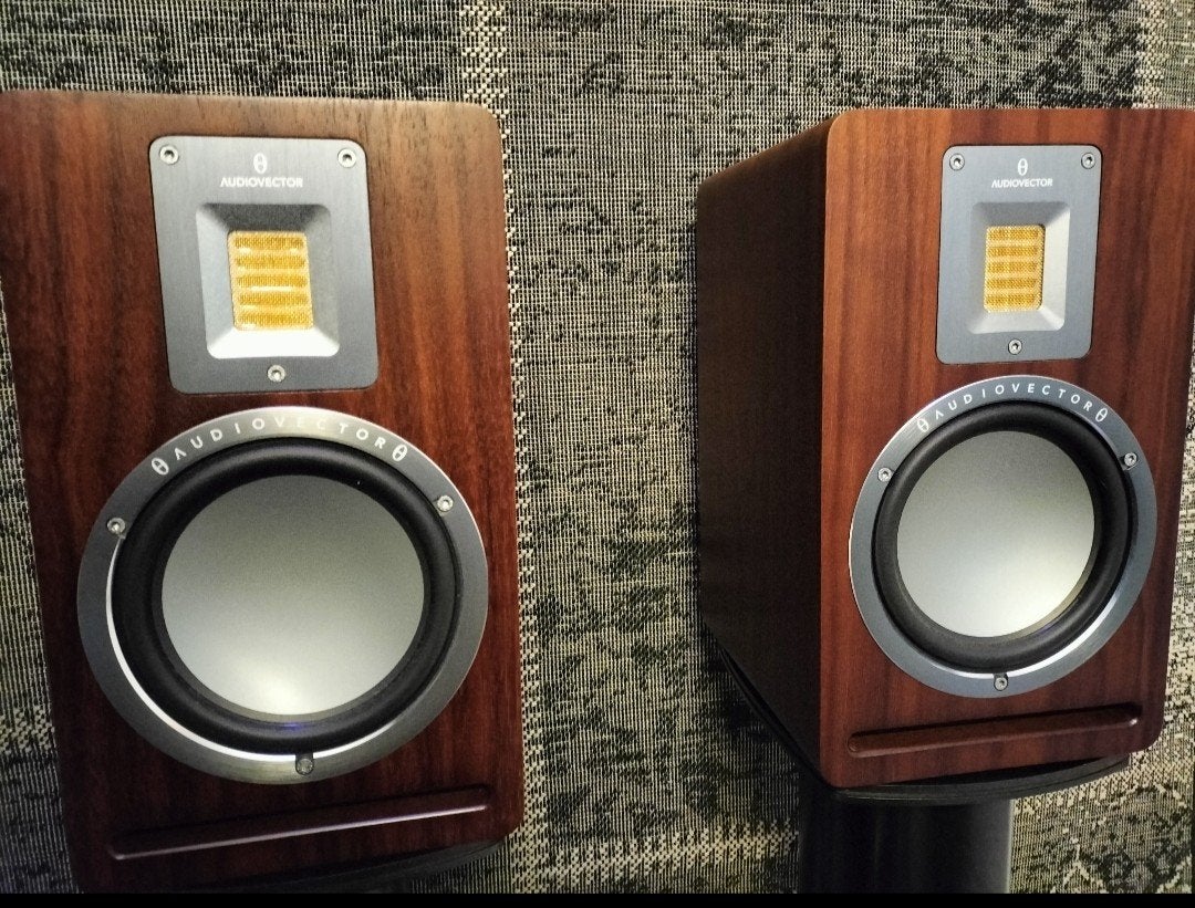 audiovector qr1 met solidsteel ss7 standaards, Audio, Tv en Foto, Luidsprekers, Ophalen, Zo goed als nieuw, Overige merken
