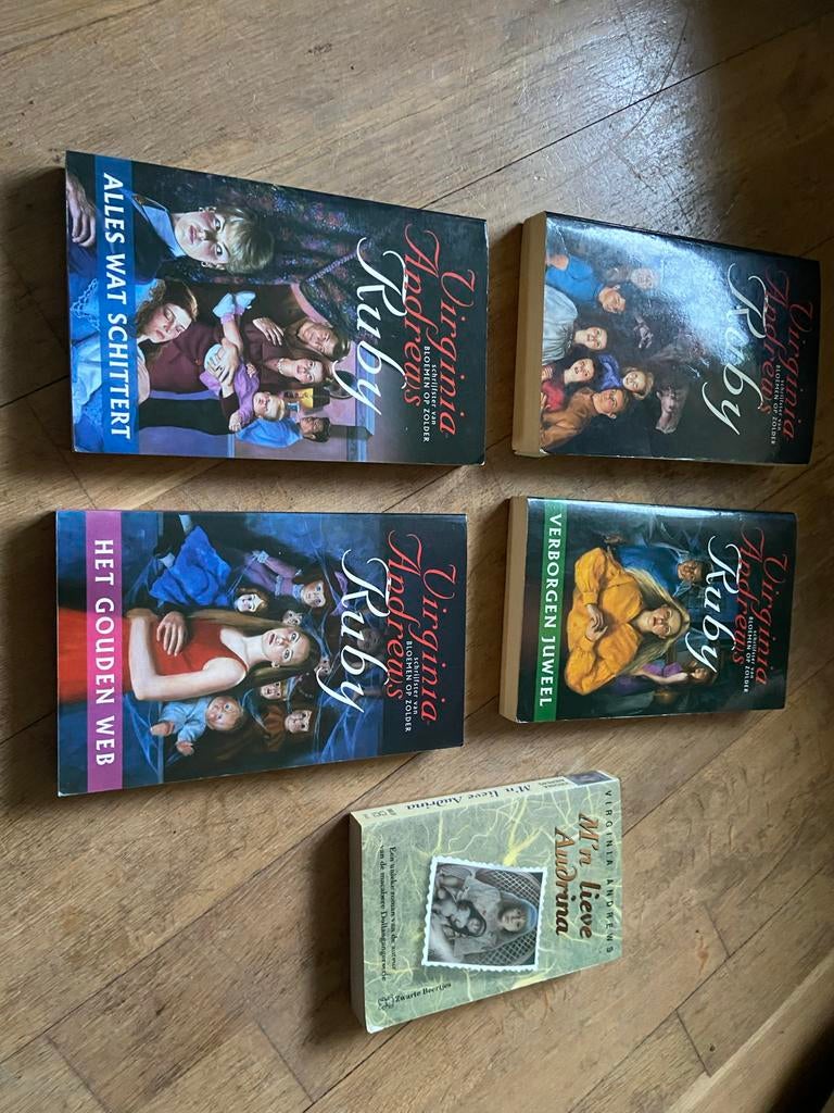 Virginia Andrews - 5 boeken als nieuw, Ophalen of Verzenden, Zo goed als nieuw