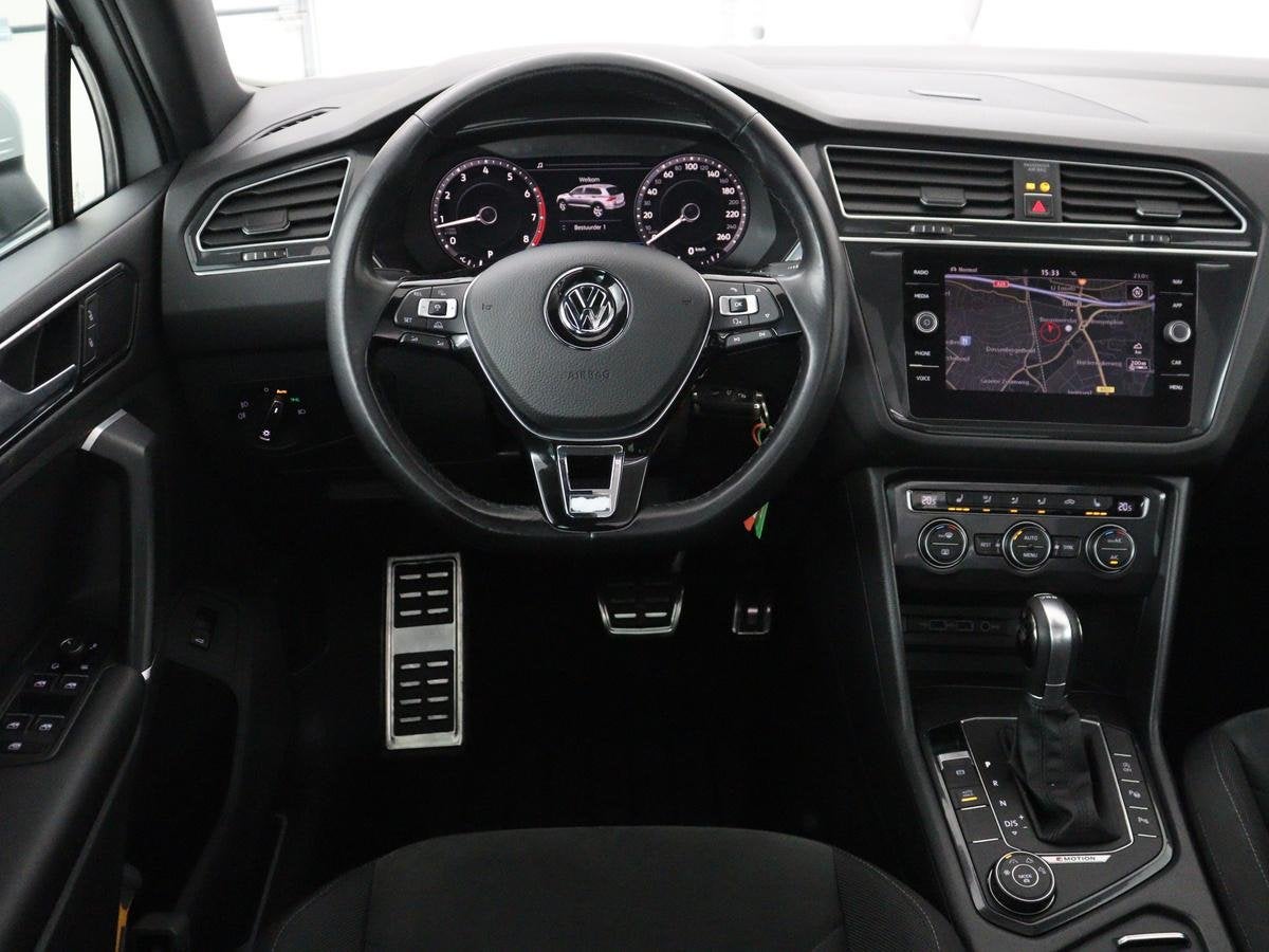 Volkswagen Tiguan 1.4 TSI 150PK Aut. 4Motion Highline Busine, Auto's, Automaat, Gebruikt, 4 cilinders, Wit
