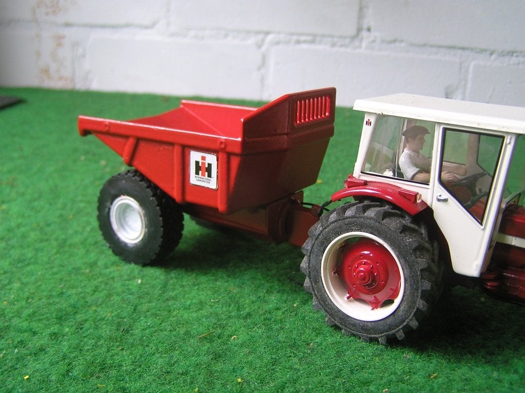 dumper kiepwagen in ih ihc international kleur, Hobby en Vrije tijd, Ophalen of Verzenden, Nieuw, Tractor of Landbouw, Britains