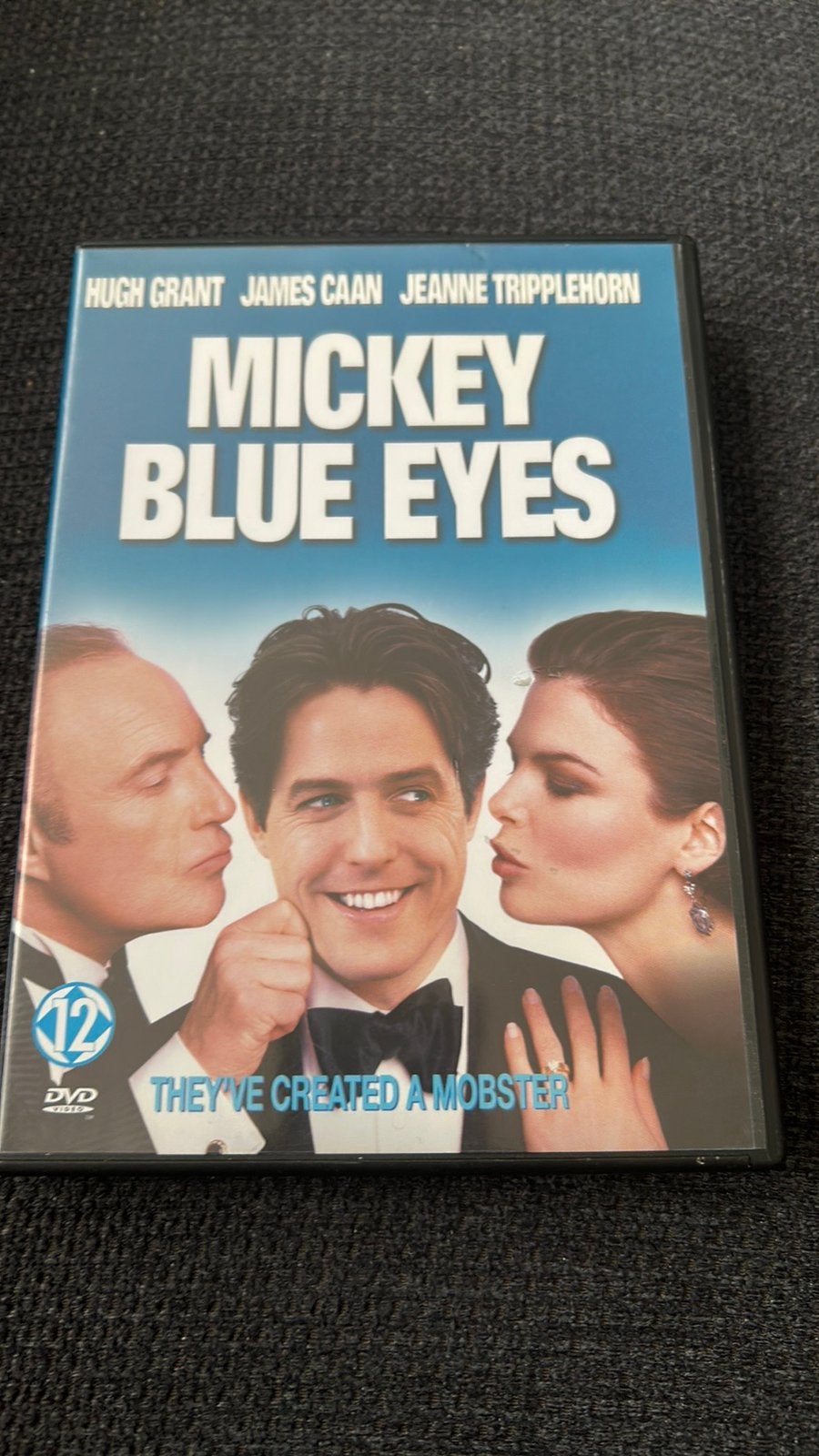 Mickey blue eyes, Vanaf 12 jaar, Ophalen of Verzenden, Gebruikt, Komedie