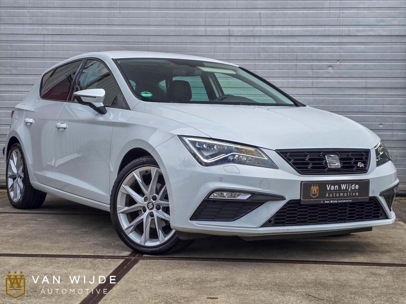 SEAT LEON 1.4 FR AUTOMAAT|CARPLAY|CAMERA|STOELVERW., Gebruikt, Zwart, 4 cilinders, 150 pk