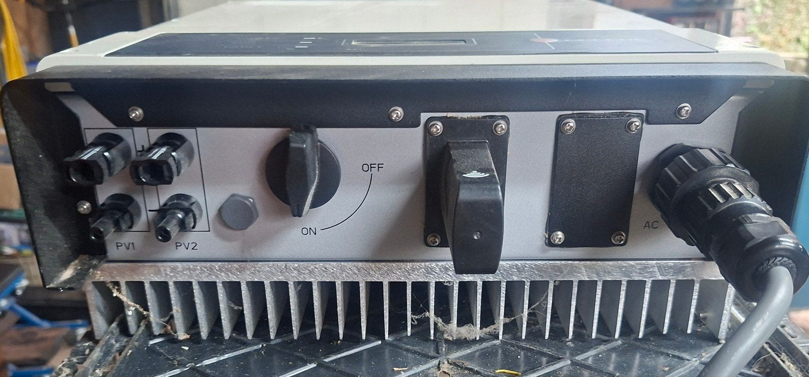 GoodWe GW3600D-NS Omvormer voor zonne-energie, Doe-het-zelf en Verbouw, Elektra en Kabels, Ophalen of Verzenden, Gebruikt, Overige typen