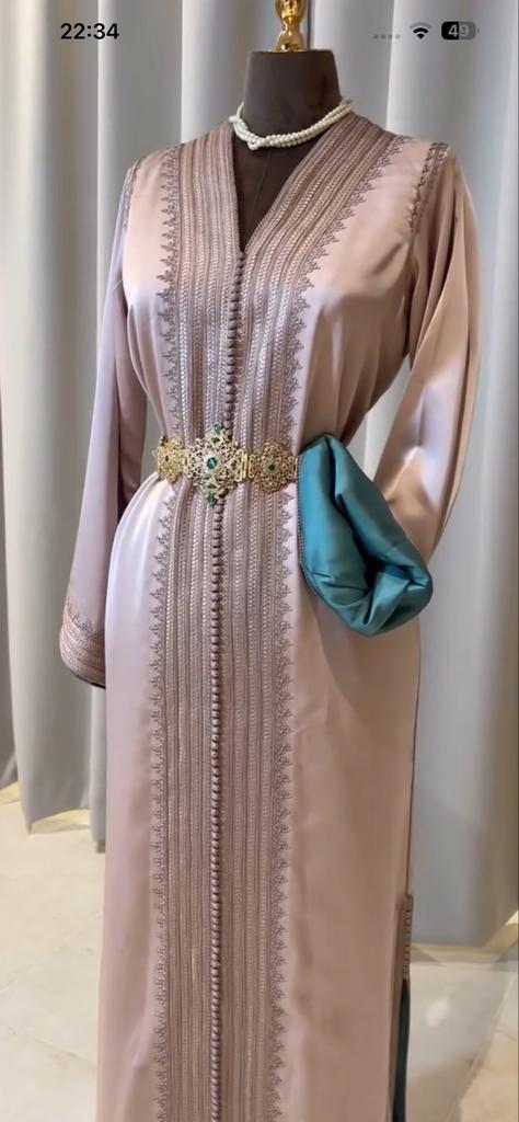 Elegante Marokkaanse Kaftan - Roze met Gouden Borduurwerk, Kleding | Dames, Jurken, Maat 38/40 (M), Nieuw, Ophalen of Verzenden