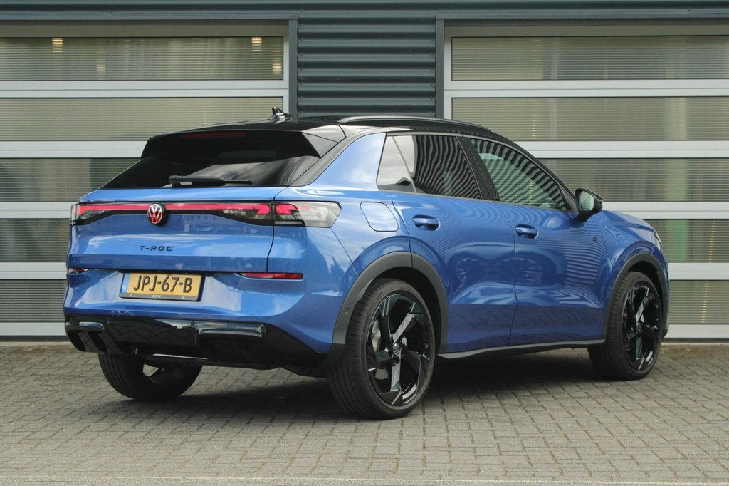 Volkswagen T-Roc 1.5 eTSI 150pk DSG R-Line First Edition | H, 1498 cc, Euro 6, 4 cilinders, Blauw