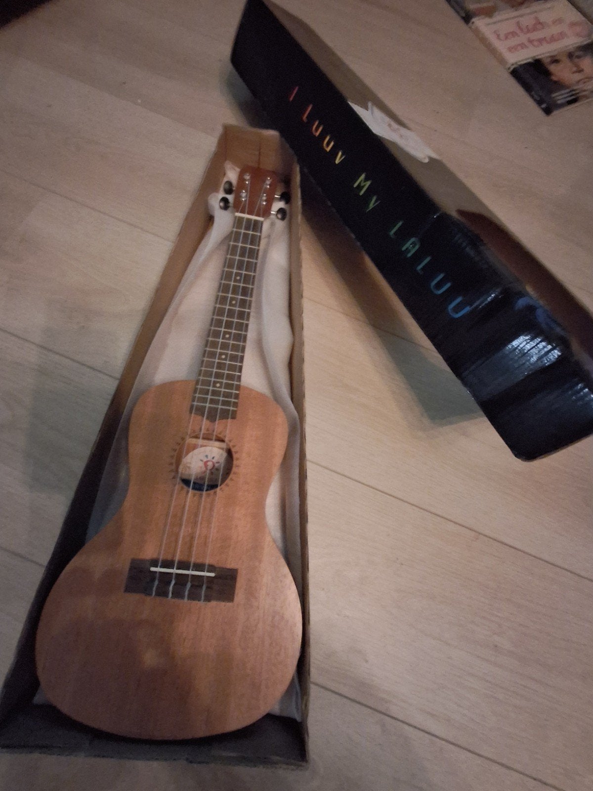 Laluu Ukelele  nieuw in doos, Muziek en Instrumenten, Snaarinstrumenten | Overige, Ophalen of Verzenden, Nieuw, Ukelele