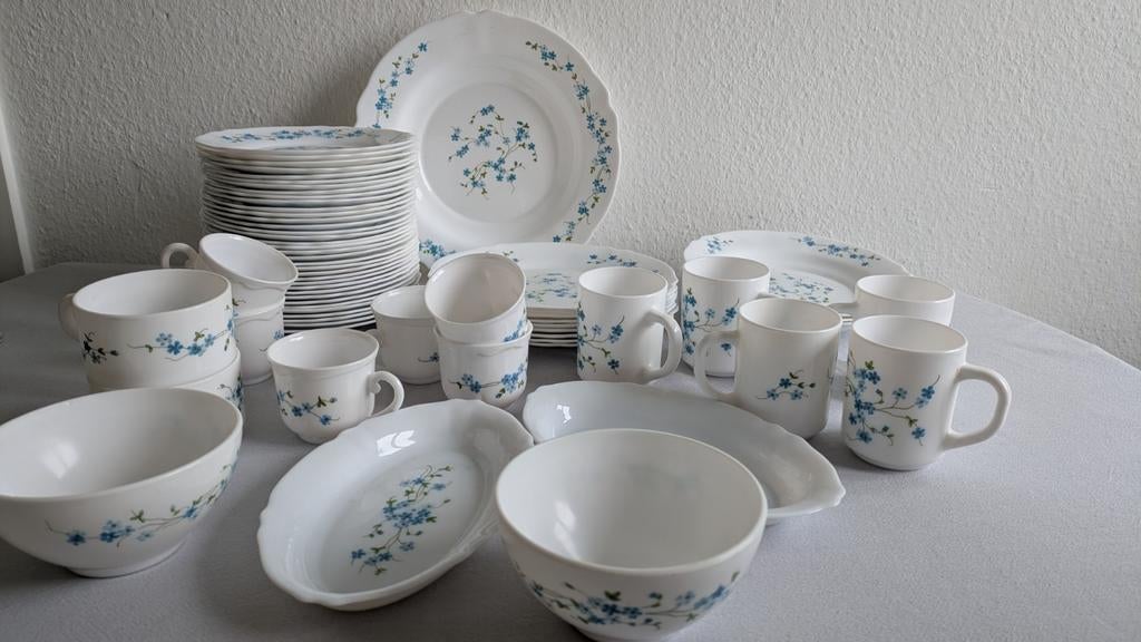Vergeet mij nietjes Myosotis Arcopal servies borden mokken, Ophalen of Verzenden, Overige stijlen, Bord(en)
